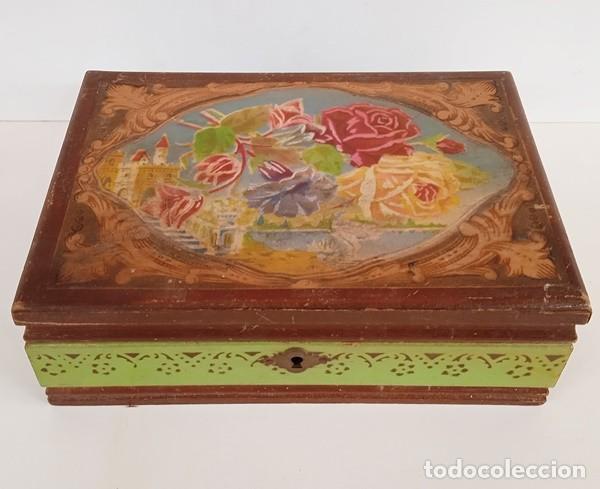 Antig&uuml;edades: Caja joyero de madera antigua