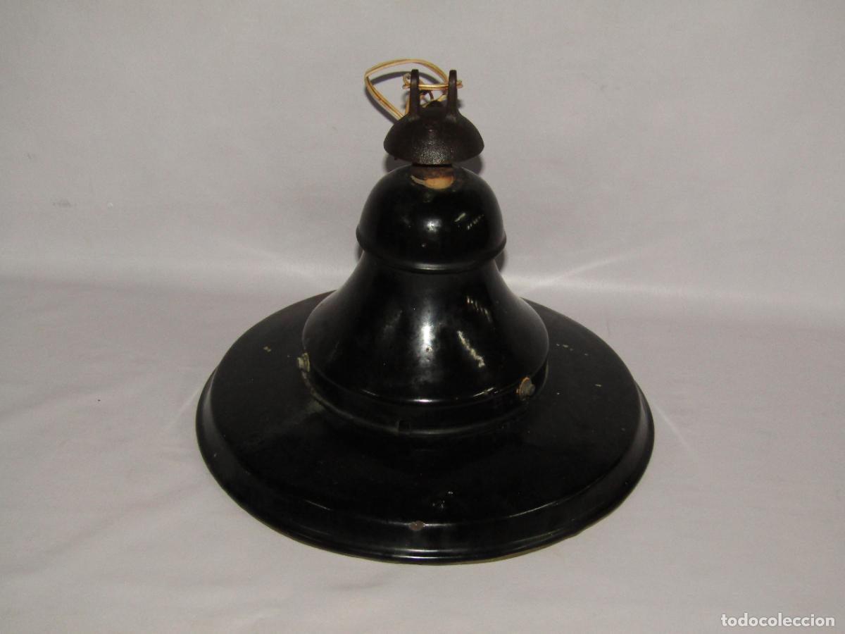Antig&uuml;edades: Antiguo Foco L&aacute;mpara Industrial en Hierro Colado y Gruesa Chapa con Interior de Porcelana
