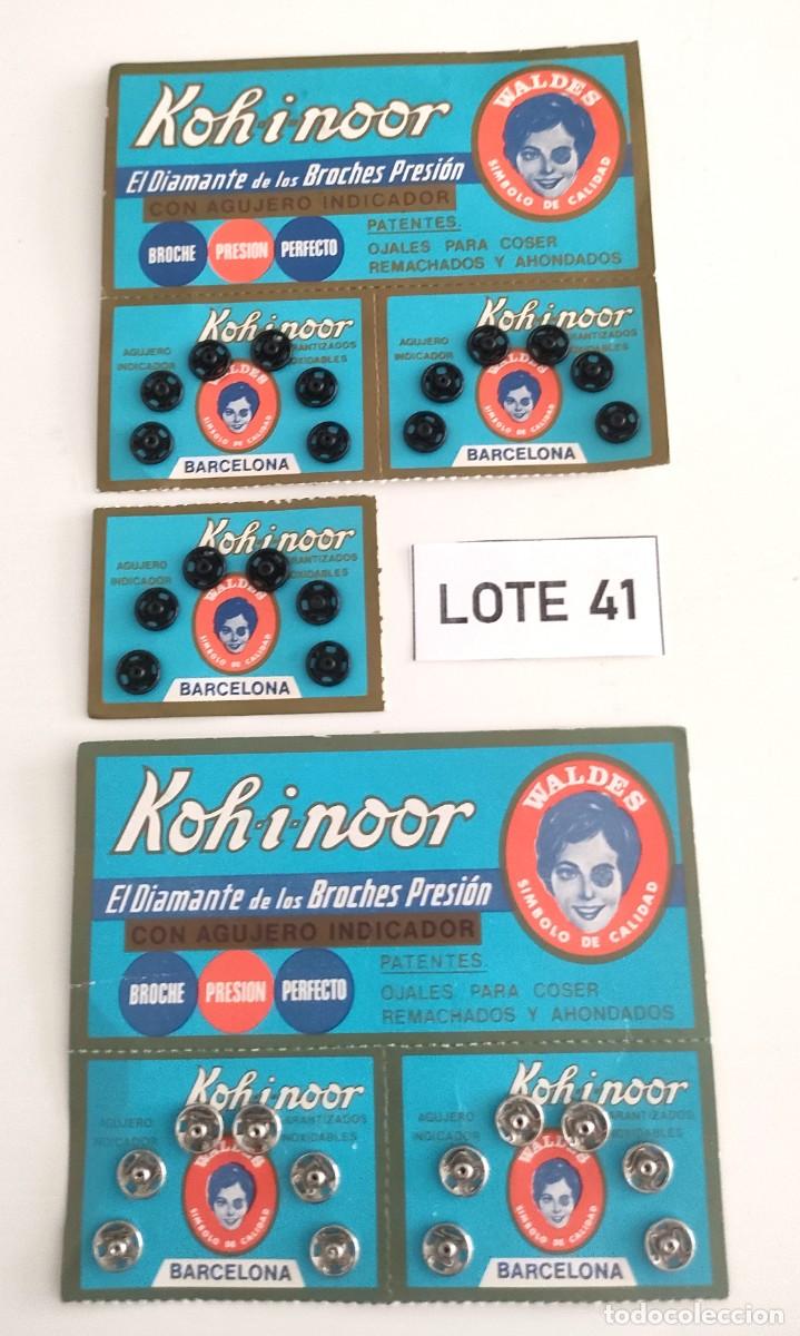 Antig&uuml;edades: Antiguos bl&iacute;steres Broches a presi&oacute;n (corchetes) negros y plata Waldes Koh-i-noor (lote 41)