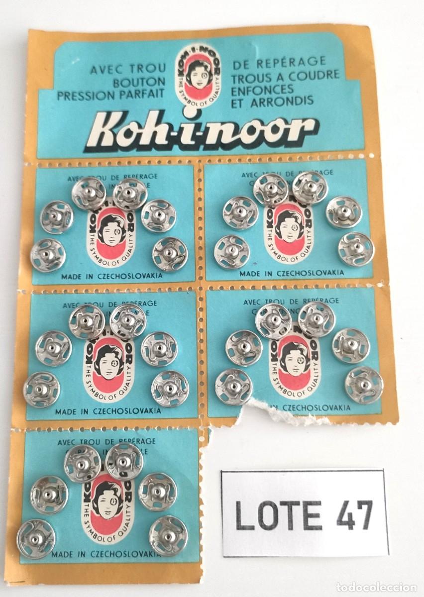 Antig&uuml;edades: Antiguo bl&iacute;ster Broches a presi&oacute;n (corchetes) plata Waldes Koh-i-noor (lote 47)