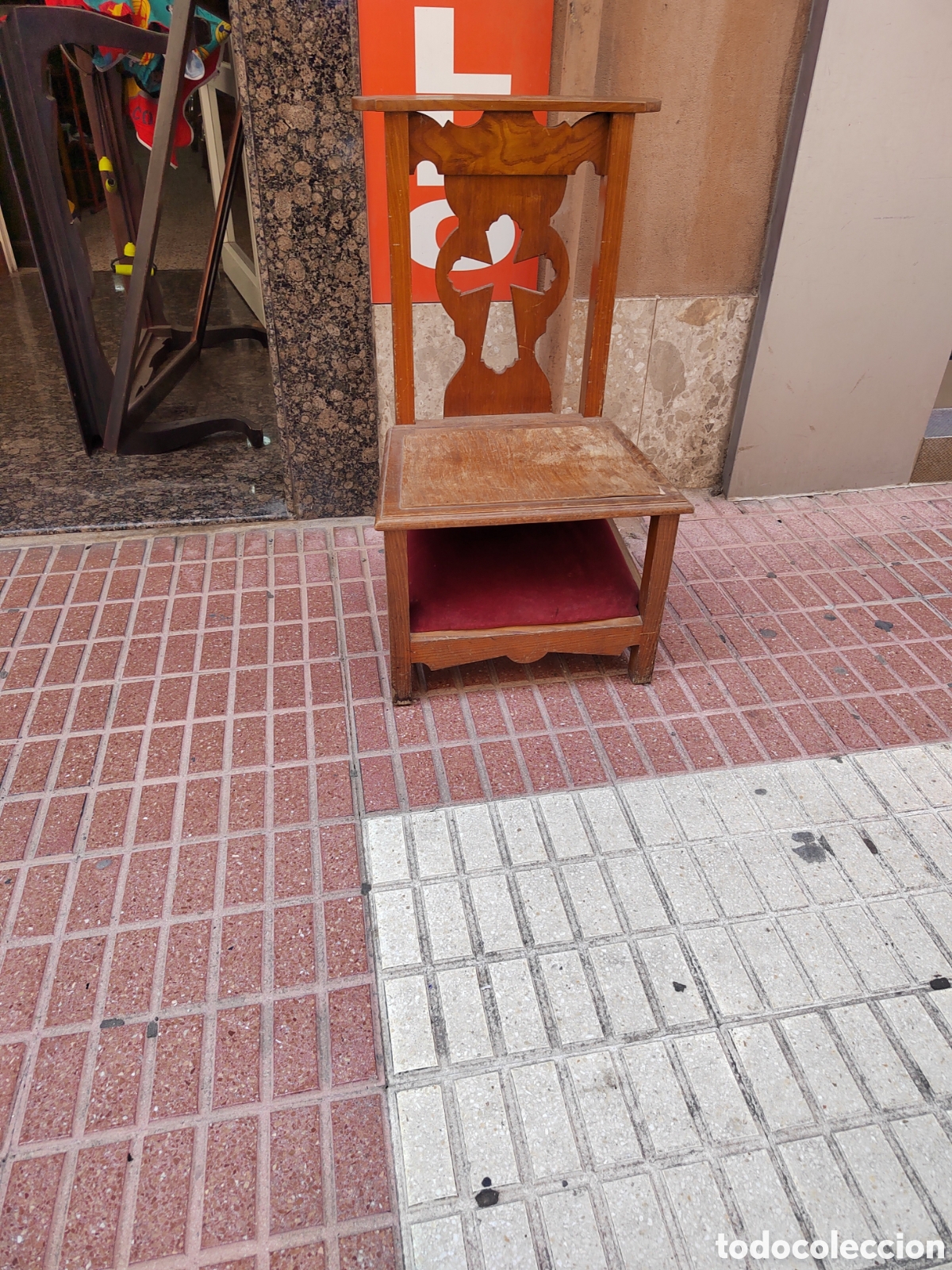 Antig&uuml;edades: Silla reclinatorio de iglesia - Foto 4