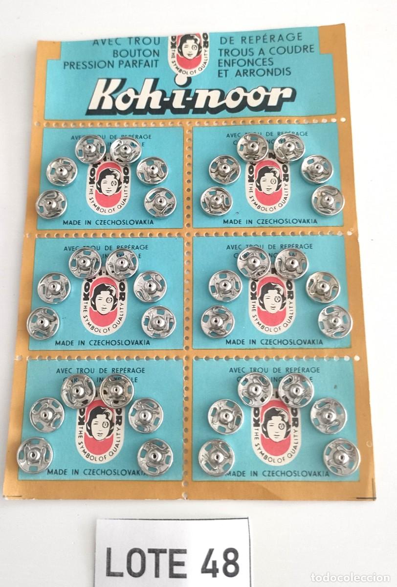 Antig&uuml;edades: Antiguo bl&iacute;ster Broches a presi&oacute;n (corchetes) plata Waldes Koh-i-noor (lote 48)
