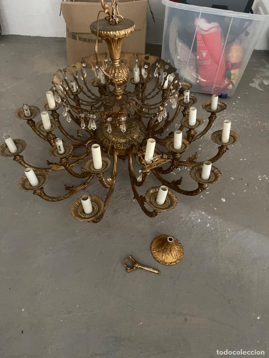 Antig&uuml;edades: L&aacute;mpara antigua ara&ntilde;a 24 brazos , bronce ba&ntilde;o oro.