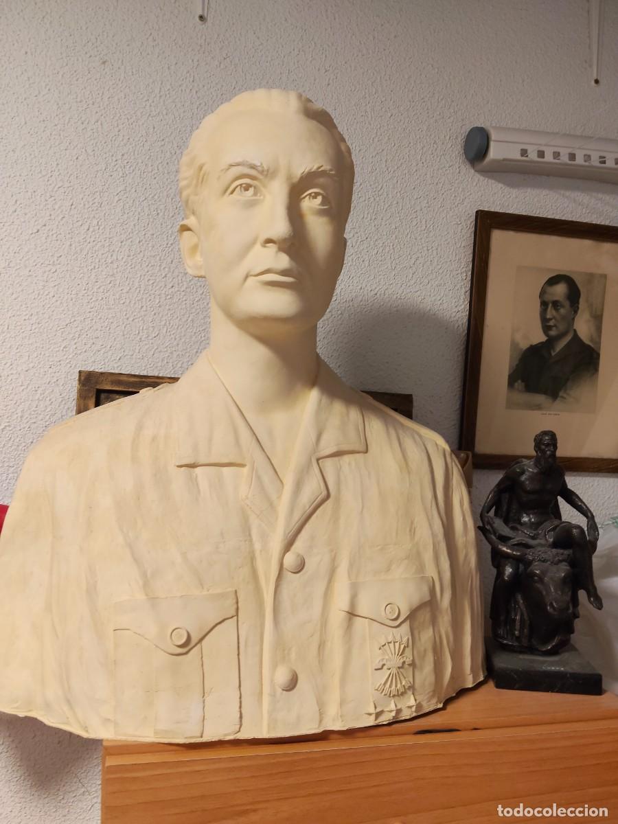 Antig&uuml;edades: Busto de Jos&eacute; Antonio primo de rivera