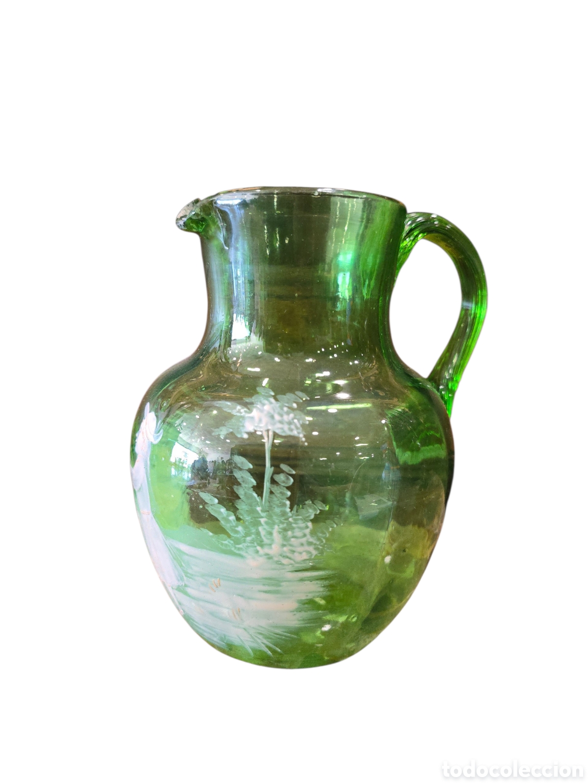 Antig&uuml;edades: Jarra alemana de cristal verde con pintura en relieve (&rdquo;Schneemalerei&rdquo;) y tapa de esta&ntilde;o