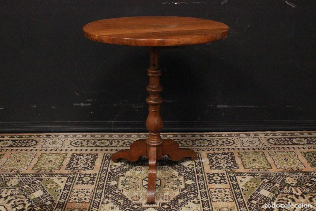 Antig&uuml;edades: MESA AUXILIAR FRANCESA REDONDA DE MADERA CLARA - Foto 5