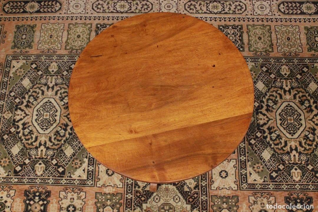 Antig&uuml;edades: MESA AUXILIAR FRANCESA REDONDA DE MADERA CLARA - Foto 6