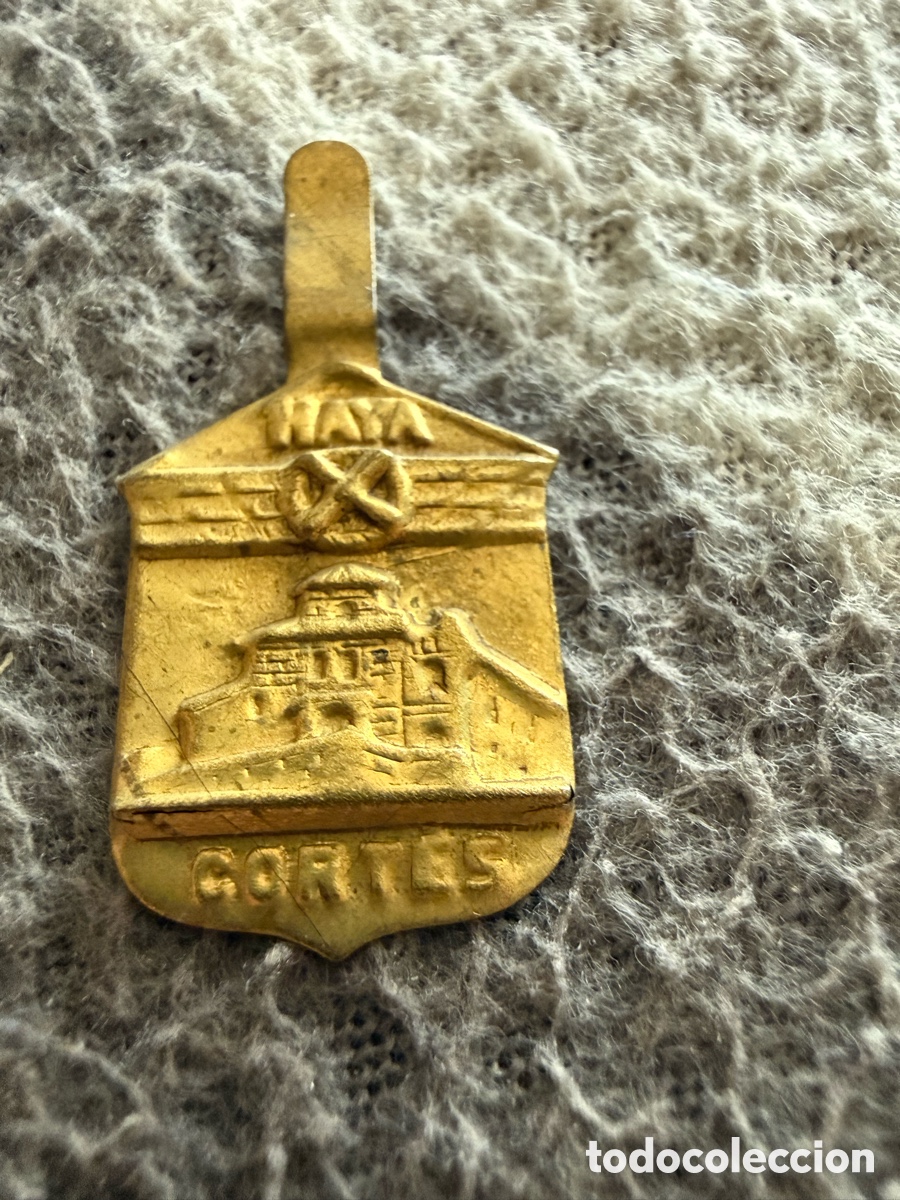 Antig&uuml;edades: INSIGNIA. AUXILIO SOCIAL. HAYA CORTES