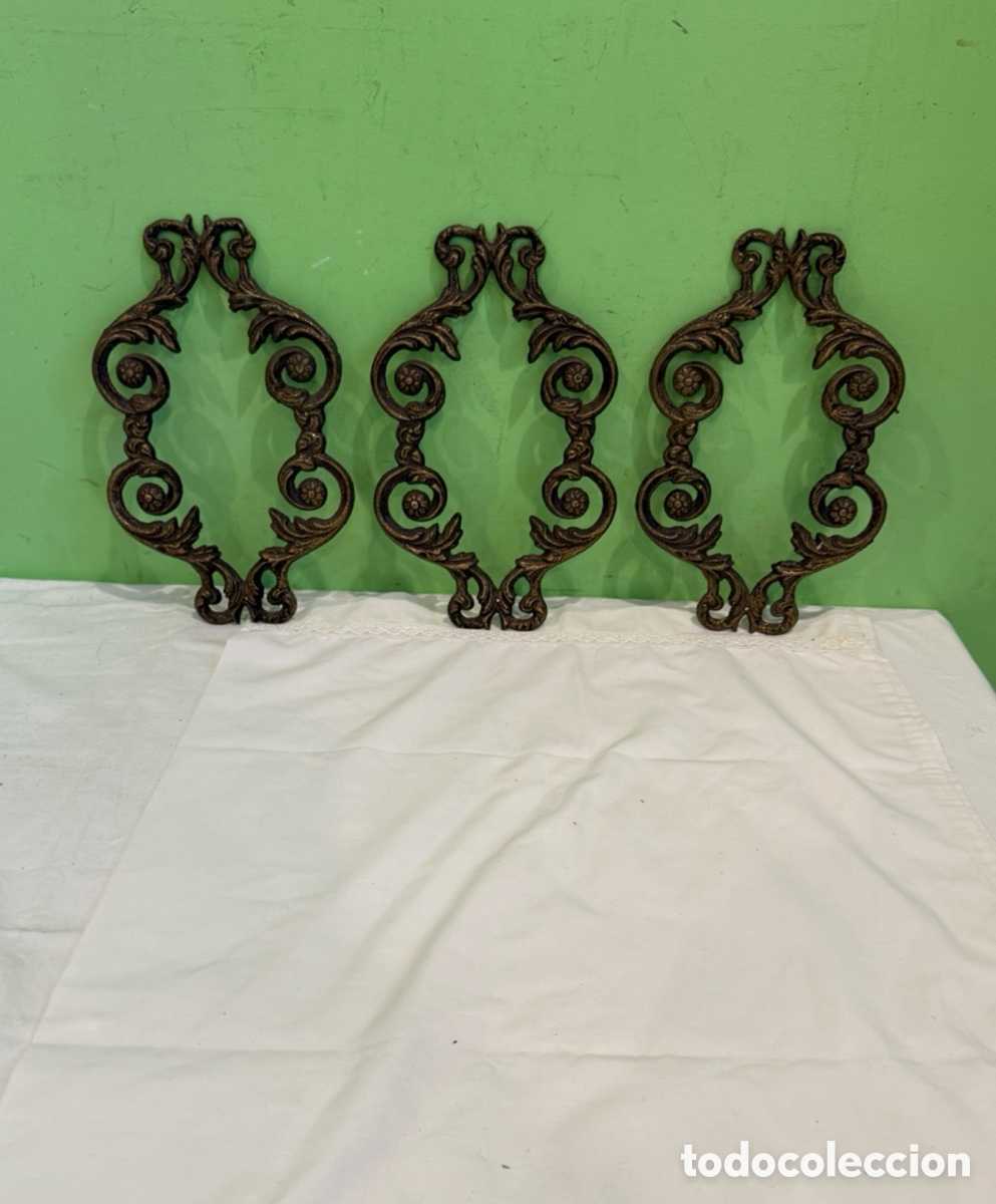 Antiques: Lote de 3 apliques ornamentales modernistas de hierro fundido decoraci&oacute;n antigua.