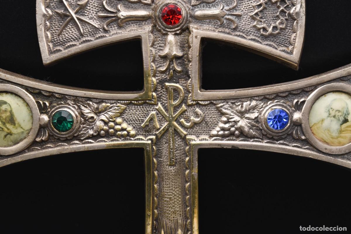 Antig&uuml;edades: Cruz patriarcal en bronce con incrustaciones - Foto 12