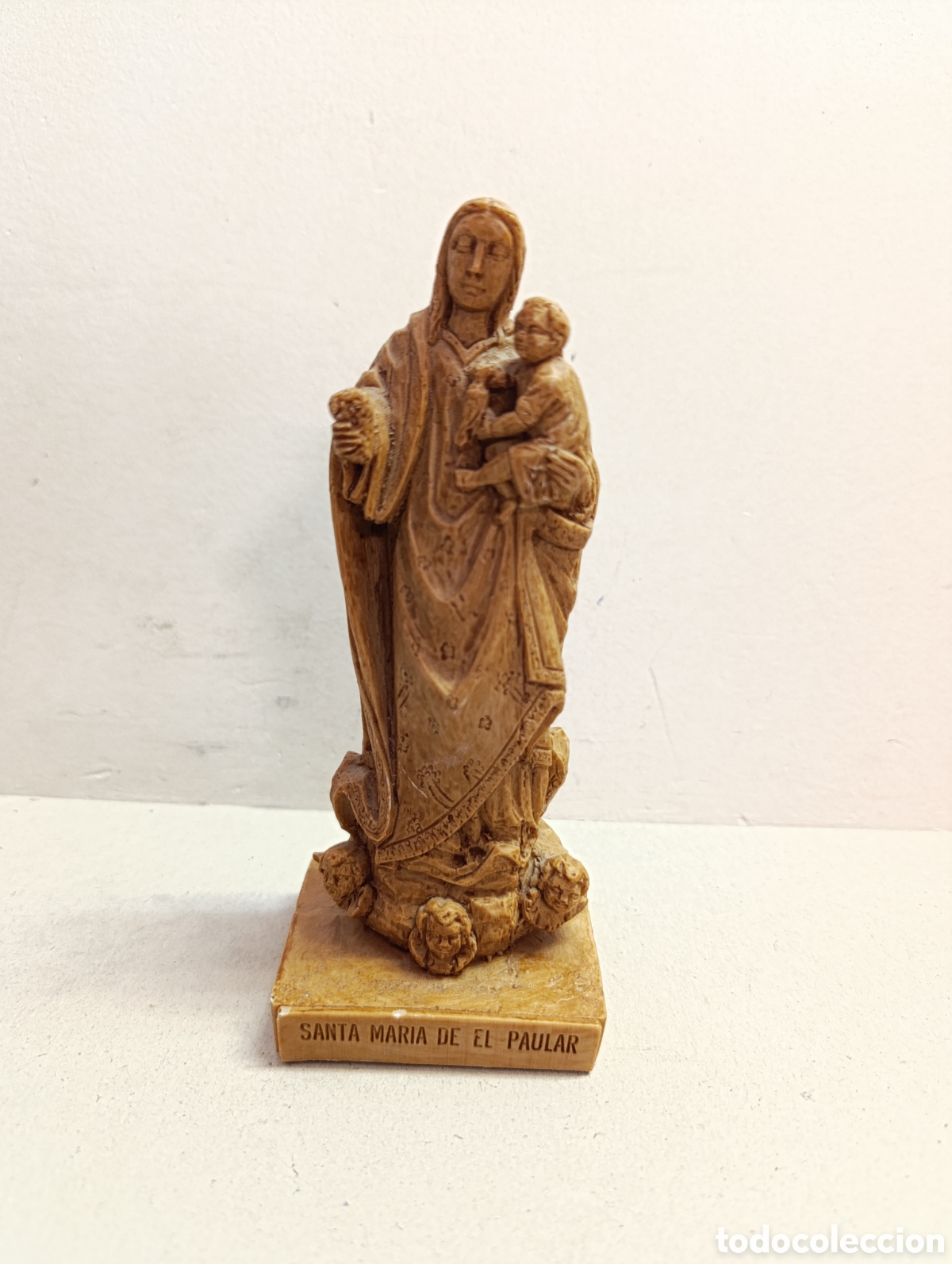 Antig&uuml;edades: SANTA MARIA DE EL PAULAR. IMAGEN REALIZADA EN RESINA O PASTA SIMIL PIEDRA.