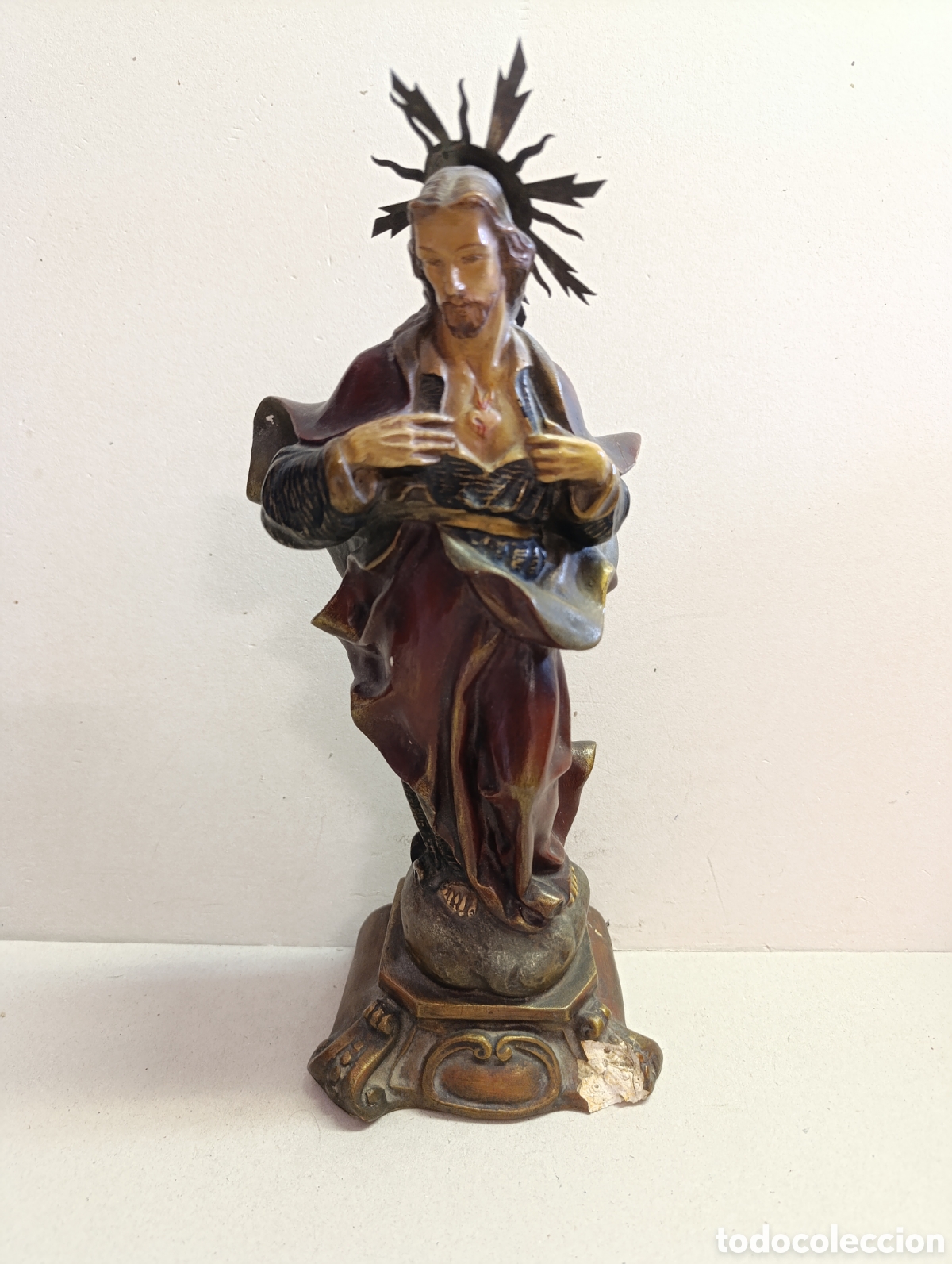 Antig&uuml;edades: SAGRADO CORAZON EN PASTA DE MADERA Y ESCAYOLA TIPO OLOT. 33 CM.