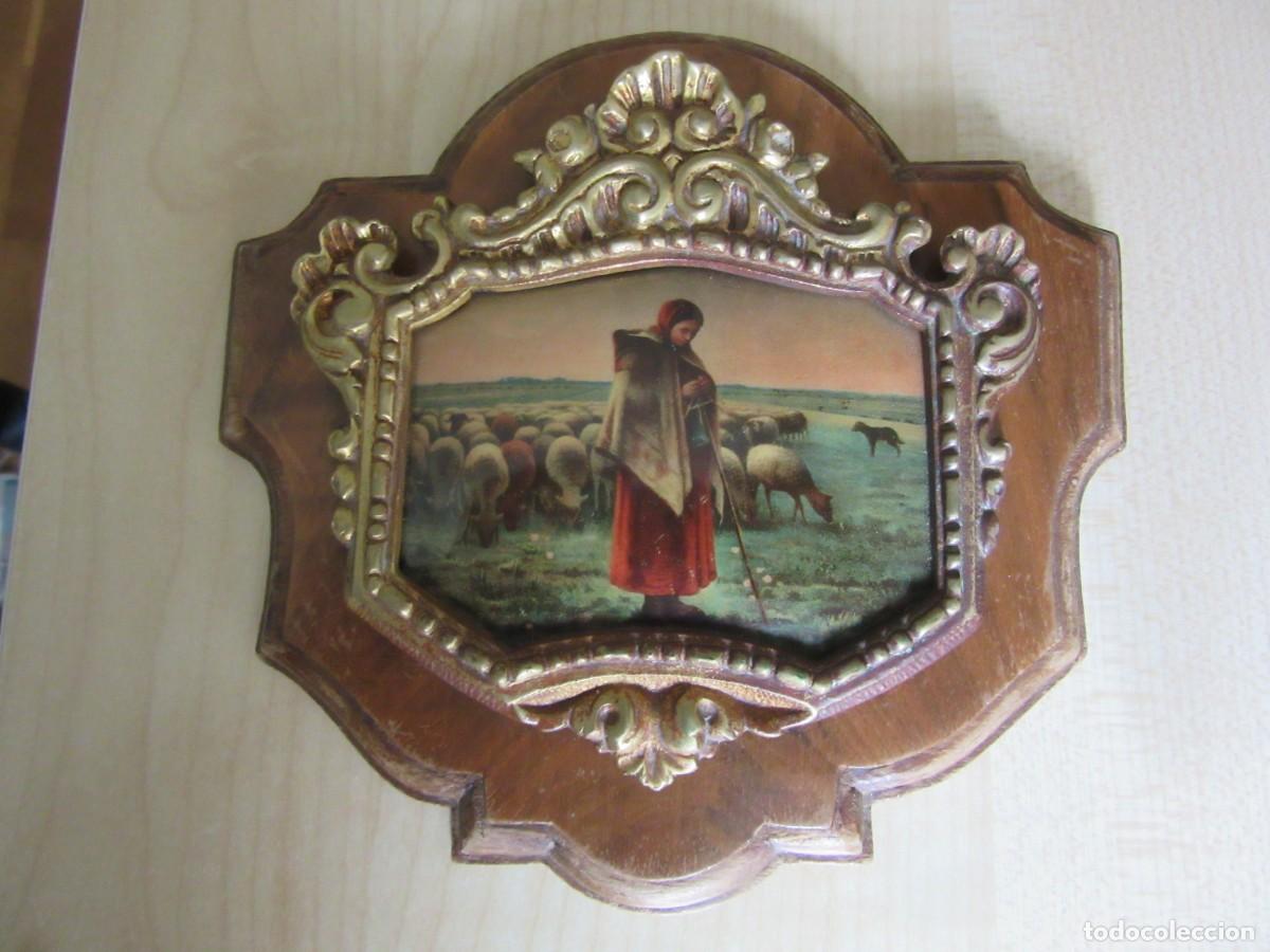 Antiguidades: Antigua metopa con paisaje pastoril Posible finales S XIX Medidas 16,5 x 16 cm