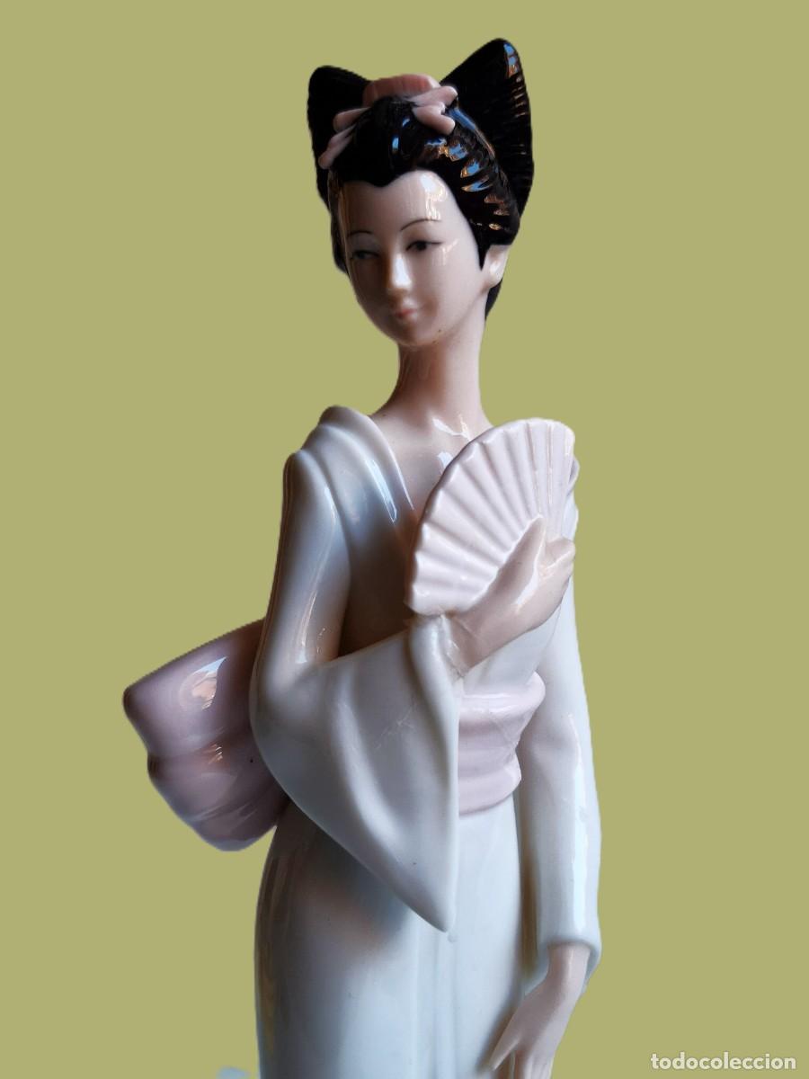 Antiquit&eacute;s: THE LEONARDO COLLECTION - FIGURA DE 31.CM ALTO - PORCELANA