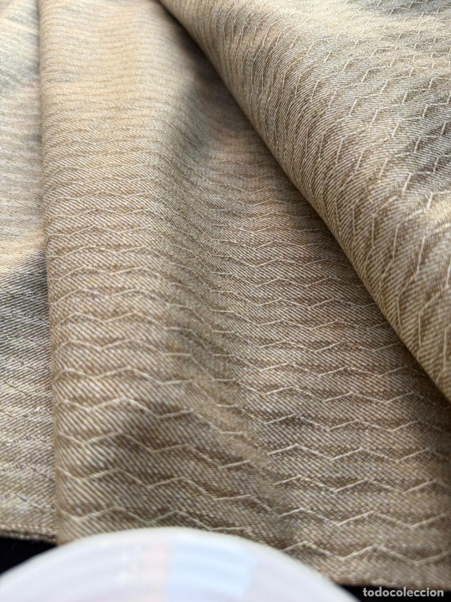 Antig&uuml;edades: Preciosa tela de lana o lanilla, ideal vestido regional, tapiceria&hellip; mide 3,20x1,50 metros