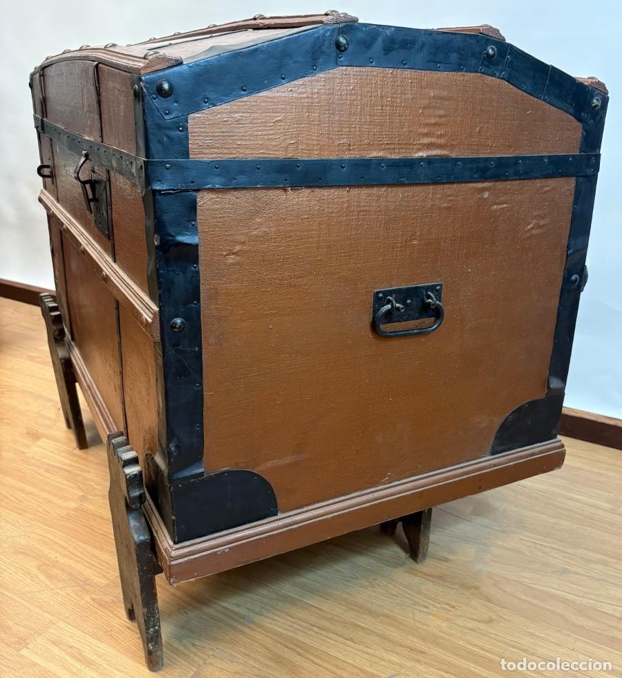 Antig&uuml;edades: Ba&uacute;l Antiguo de Viaje - Foto 6