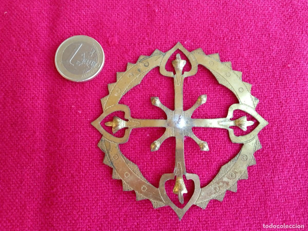 Antig&uuml;edades: Corona Aureola antigua de metal para figura religiosa
