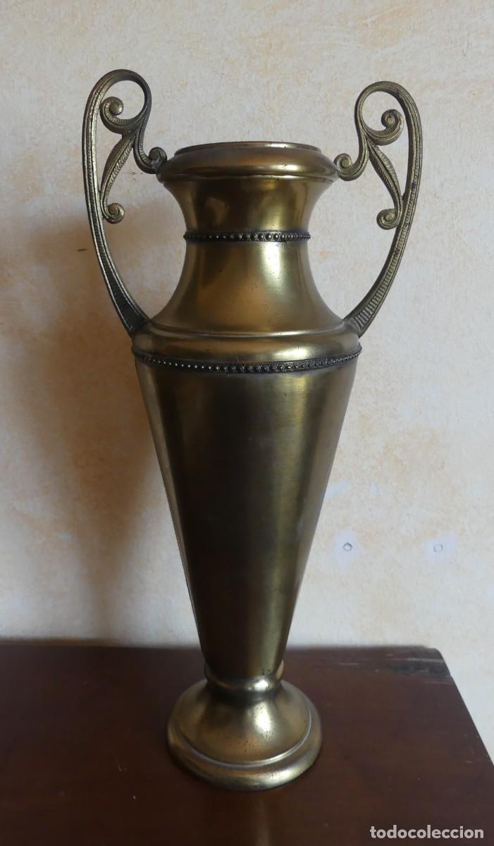 Antig&uuml;edades: ANTIGUO JARR&Oacute;N DE LAT&Oacute;N DORAD0 ( 1910 - 1920 )( PAGO POR BIZUM )