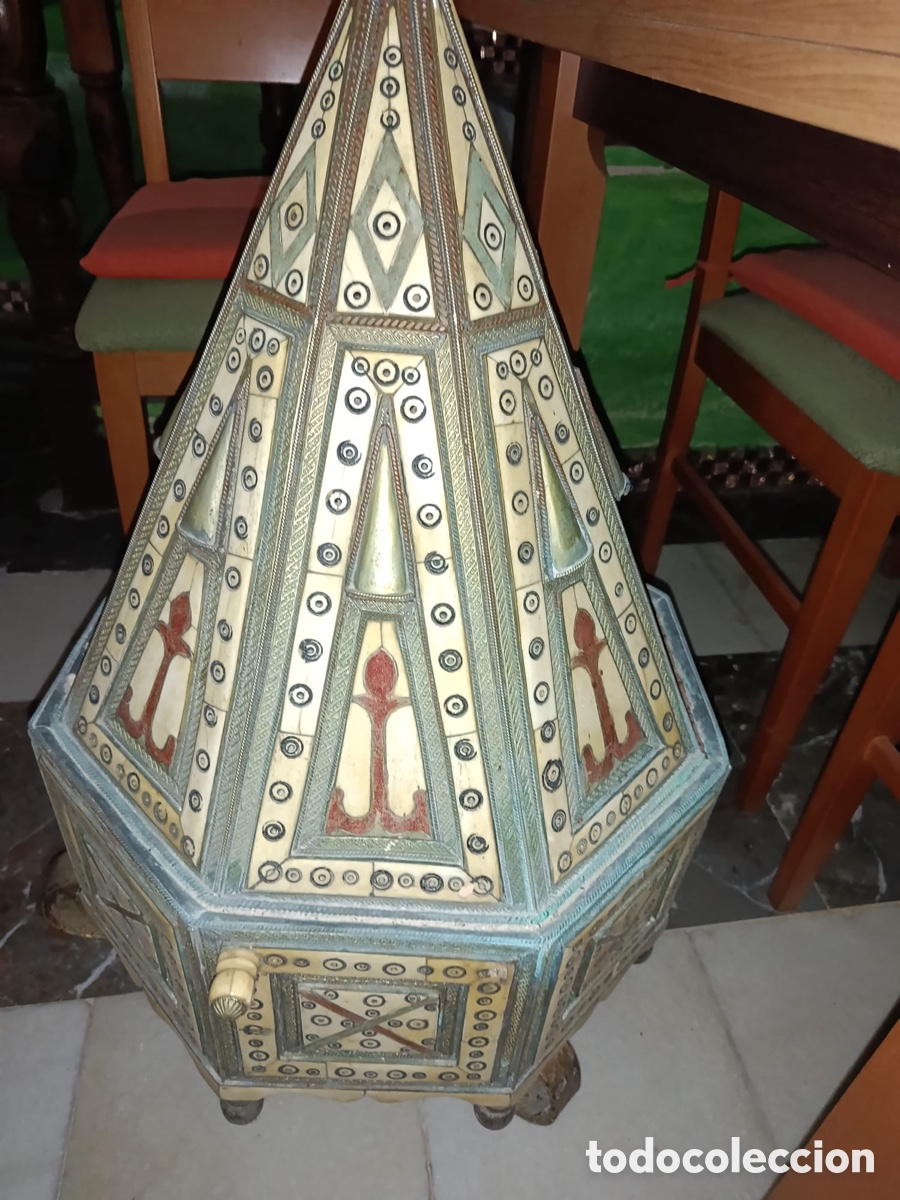 Antig&uuml;edades: Caja hueso y metal forma de c&uacute;spide ver fotos y medidas