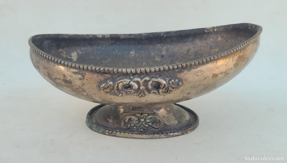 Antiguidades: Un centro de mesa o frutero de bronce ba&ntilde;ado en plata , 1900 - 1930