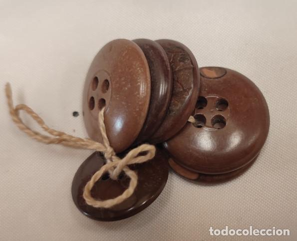 Antig&uuml;edades: LOTE DE 6 BOTONES ANTIGUOS, 24 MM