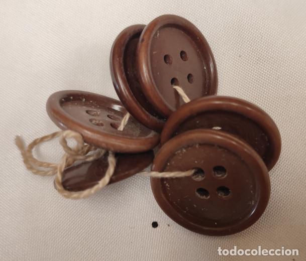 Antig&uuml;edades: LOTE DE 6 BOTONES ANTIGUOS, 24 MM - Foto 2