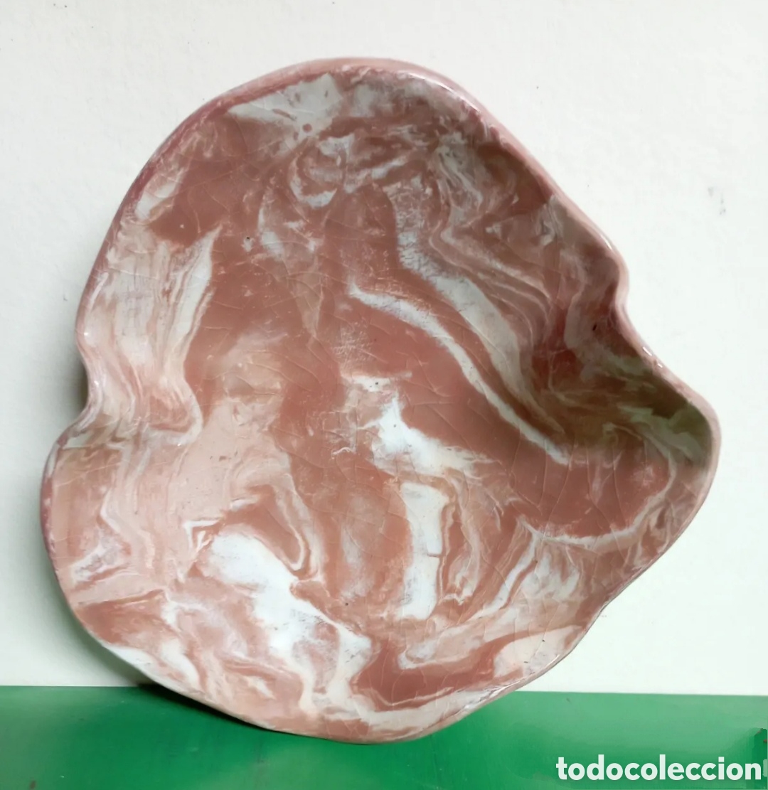 Oggetti Antichi: Plato o centro peque&ntilde;o jaspeado lobulado o forma extra&ntilde;a estilo Matlleu Salam&oacute; La Bisbal?