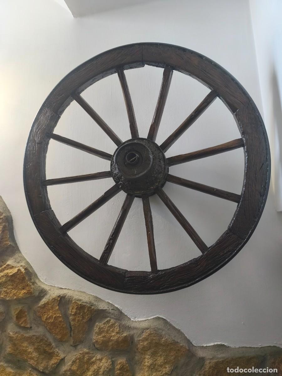 Antig&uuml;edades: Rueda de carruaje decorativa - Foto 4