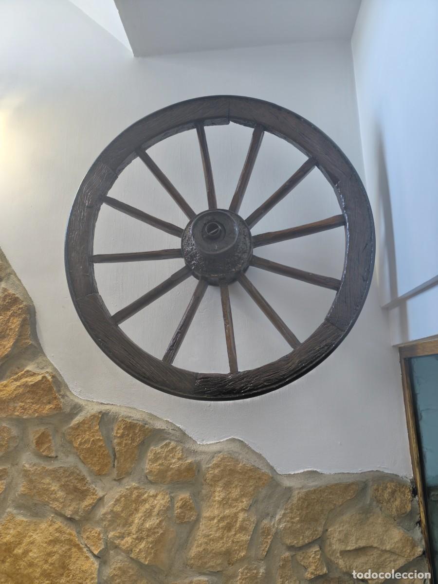 Antig&uuml;edades: Rueda de carruaje decorativa - Foto 5