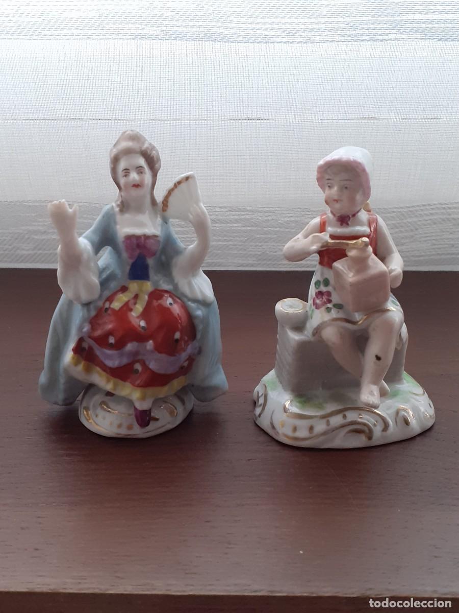 Antig&uuml;edades: Pareja figuritas porcelana ancla dorada Chelsea