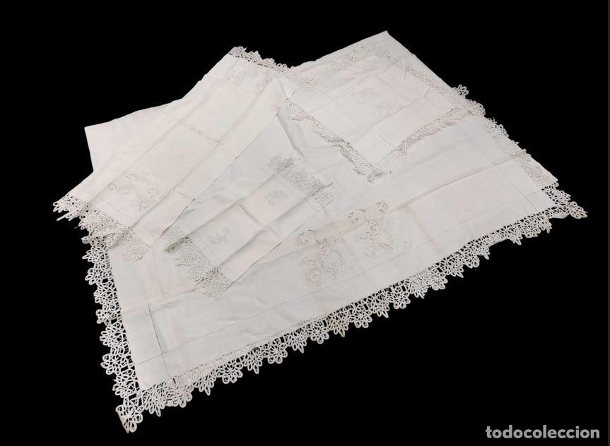 Antig&uuml;edades: LOTE DE S&Aacute;BANA Y FUNDAS DE ALMOHADA. HILO Y ENCAJE. ESPA&Ntilde;A. SIGLOS XIX-XX.