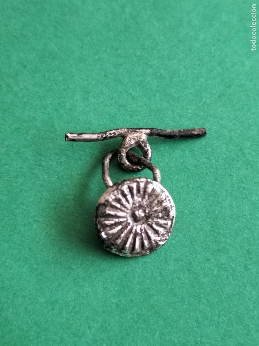 Antig&uuml;edades: (BOTON&Iacute;STICA)(PLATA) BOT&Oacute;N DE PLATA A CATALOGAR
