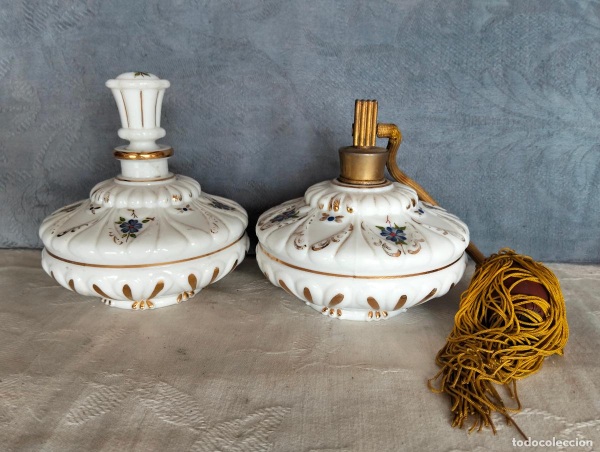 Antiques: Pareja de botes frascos de perfume antiguos de opalina blanca dorada juego de tocador a&ntilde;os 40-50