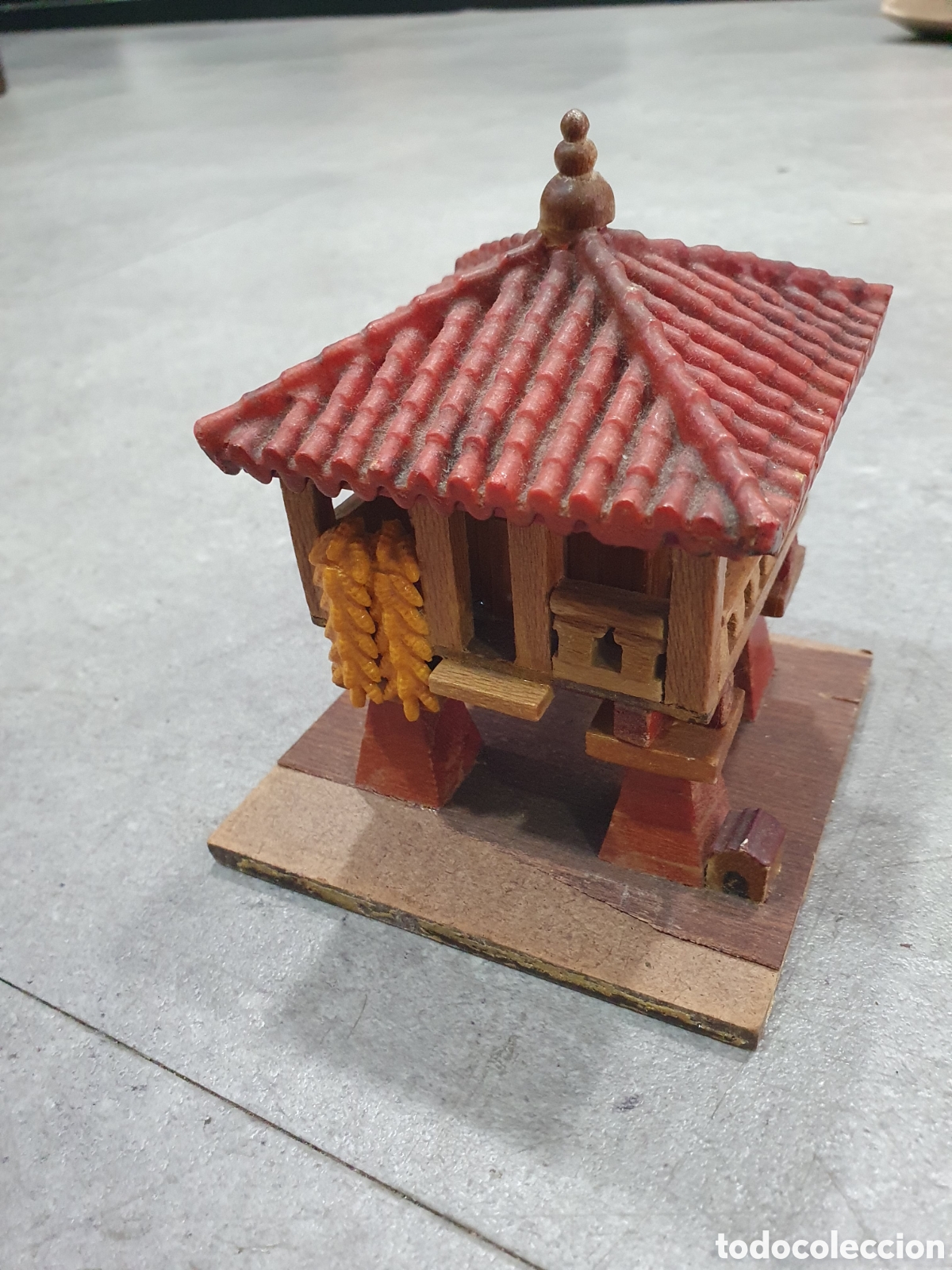 Antiquit&auml;ten: Cajita h&oacute;rreo artesanal asturiano. (L73)