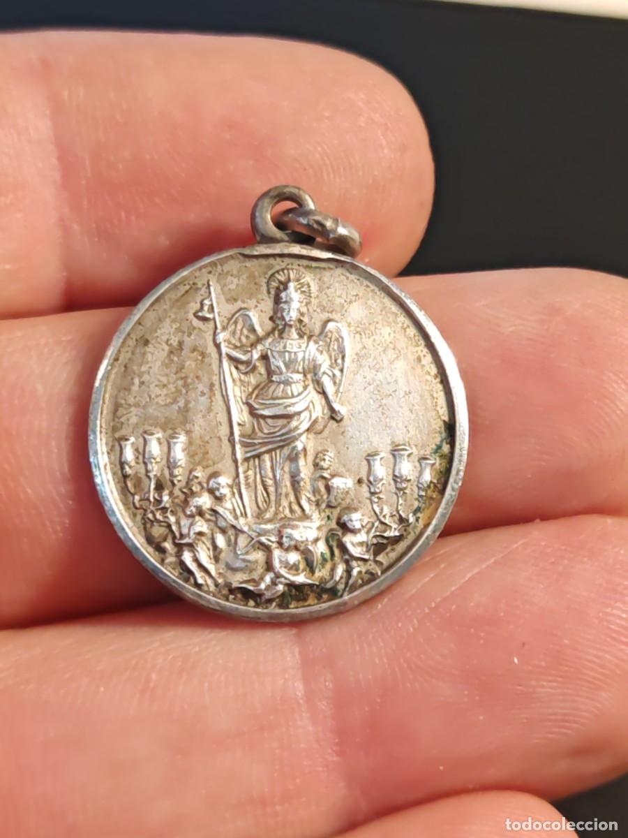 Antig&uuml;edades: medalla plata arcangel san Rafael