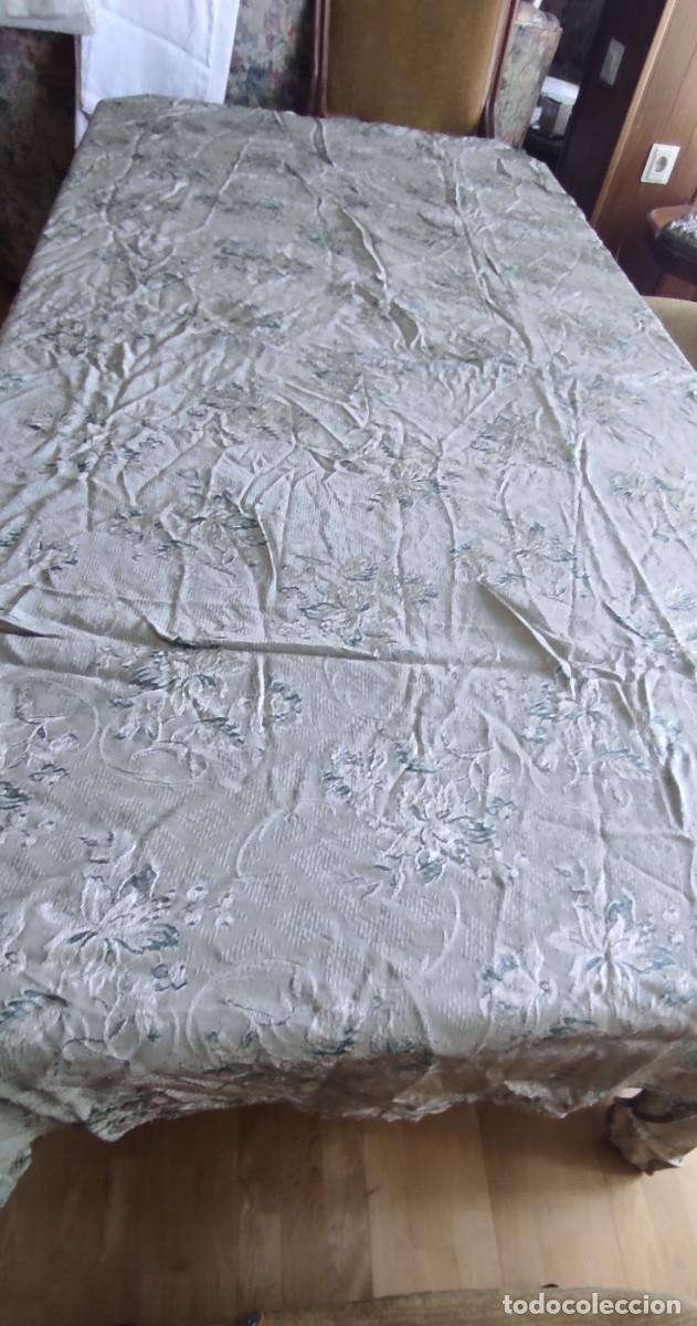 Antig&uuml;edades: GRAN MANTEL / CUBRECAMA VINTAGE JACQUARD DAMASQUINADO FLORAL &ndash; 200 x 200 cm