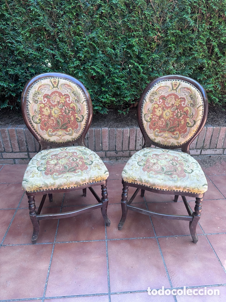 Antig&uuml;edades: PAREJA DE SILLAS ISABELINAS DE MADERA DE CAOBA ORIGINALES DE &Eacute;POCA ( PARA RESTAURAR )