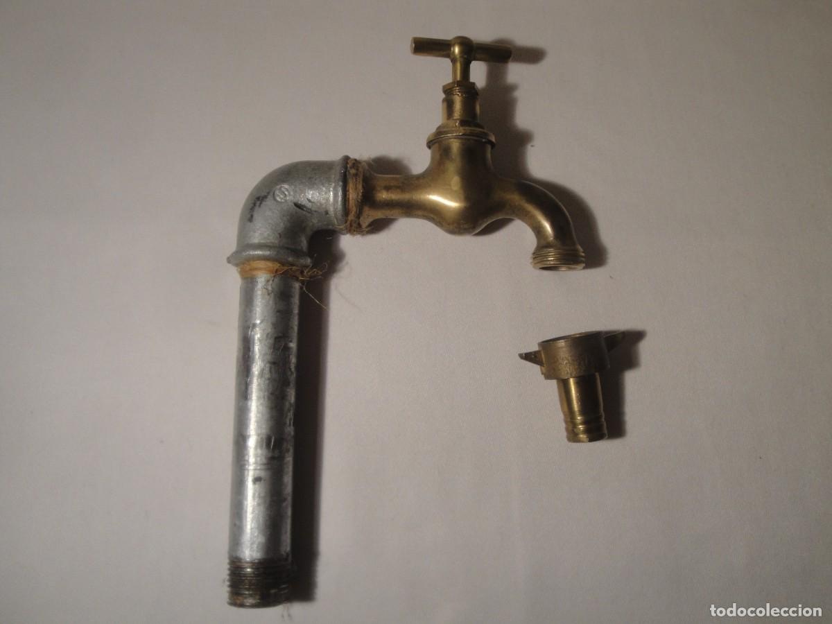 Antig&uuml;edades: Grifo o canilla en lat&oacute;n o bronce. Incluye adaptador para manguera de lat&oacute;n nuevo.