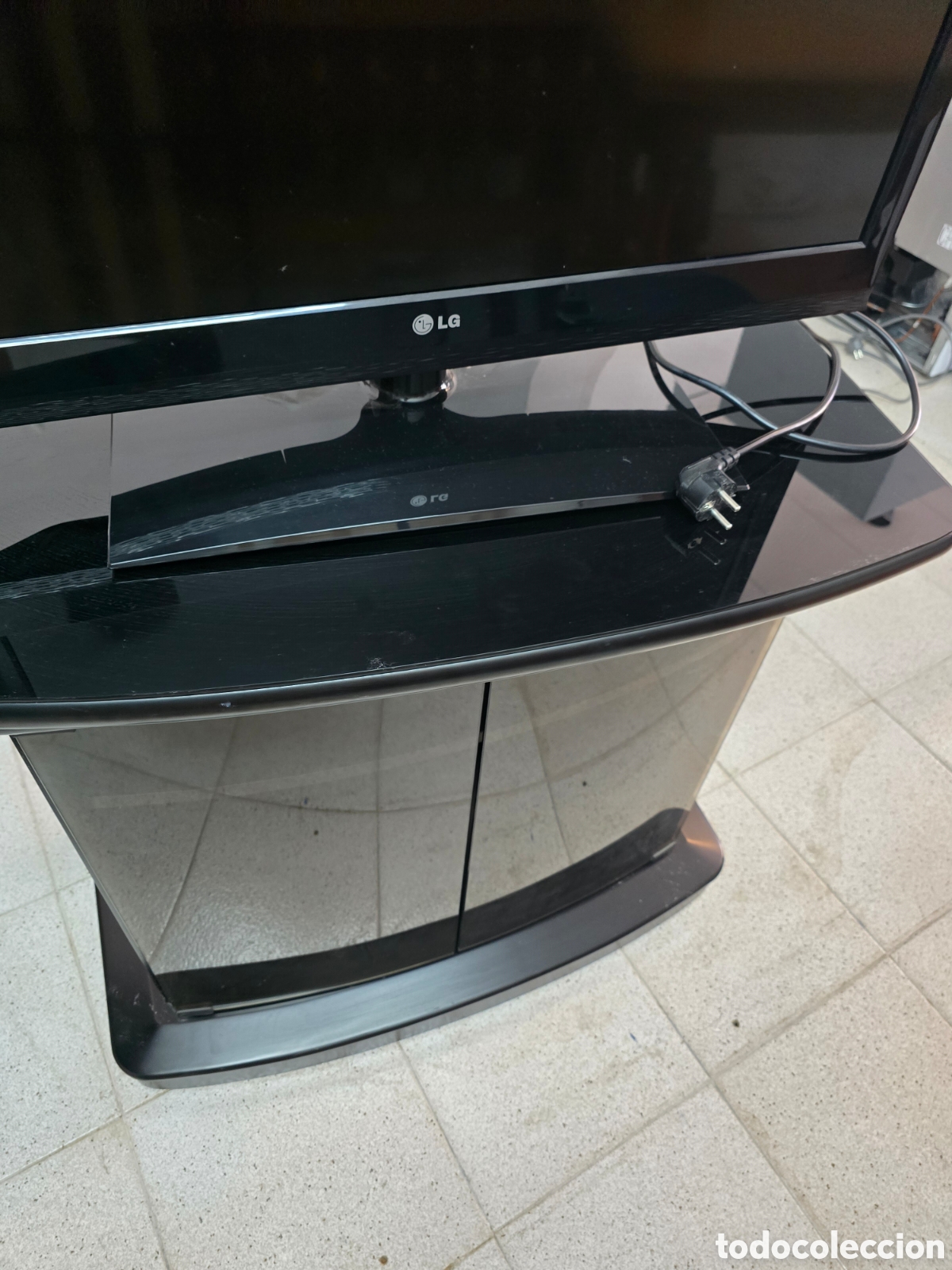 Antig&uuml;edades: Mesa TV cristal giratoria - Foto 3
