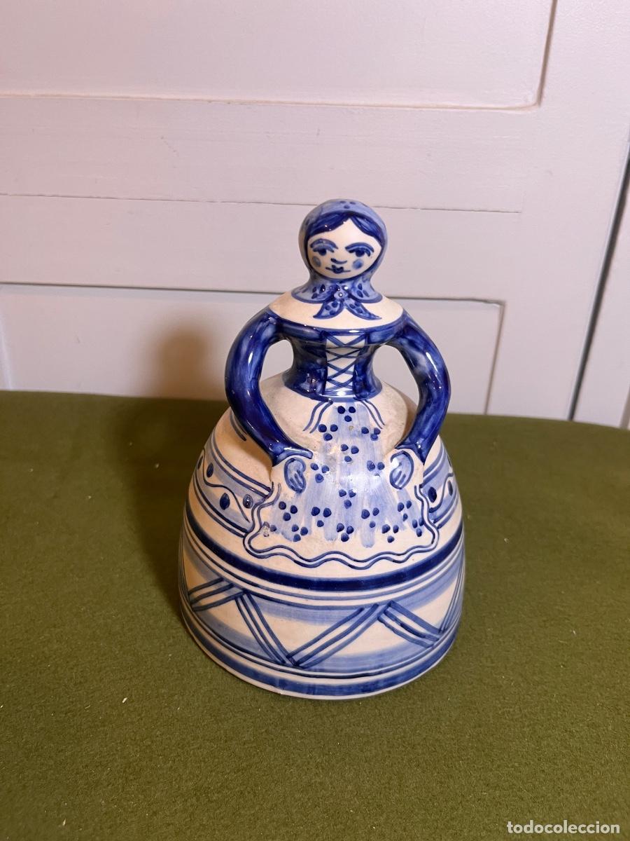 Oggetti Antichi: Campana de cer&aacute;mica Talavera La Menora N-60 pintada a mano figura de dama vintage Espa&ntilde;a