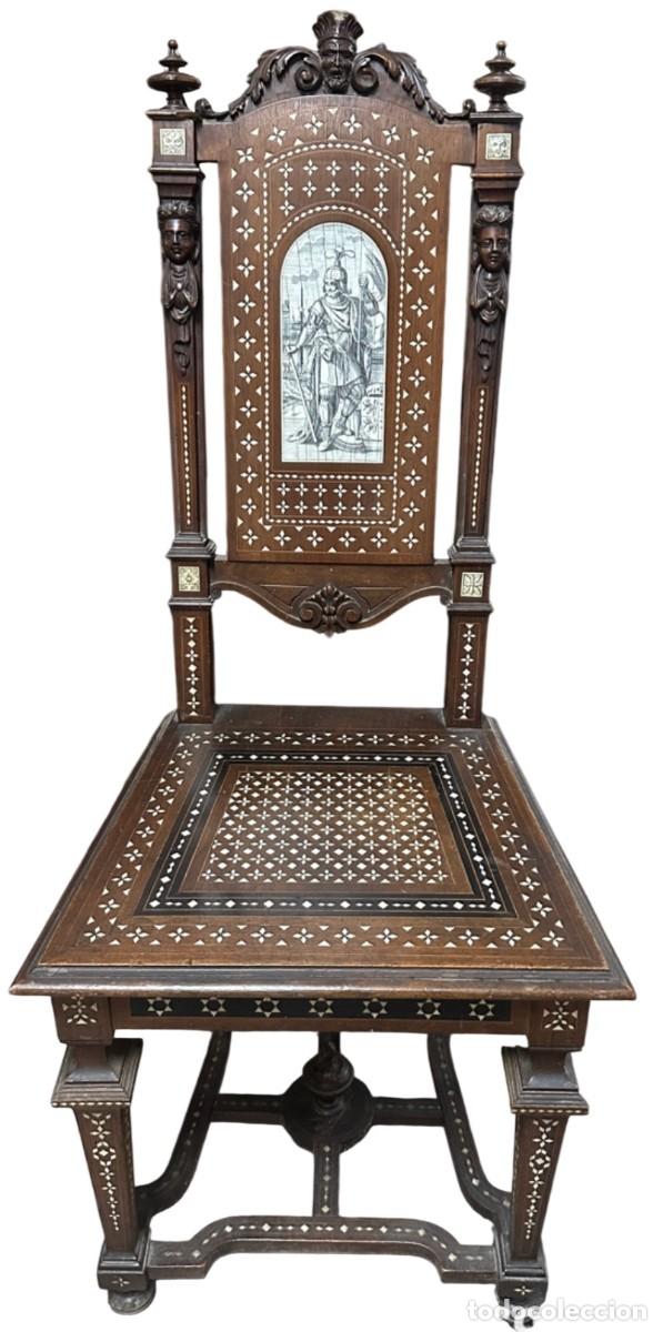 Antig&uuml;edades: Antigua silla con esplendida marqueter&iacute;a e incrustaciones de hueso, escena central de hueso