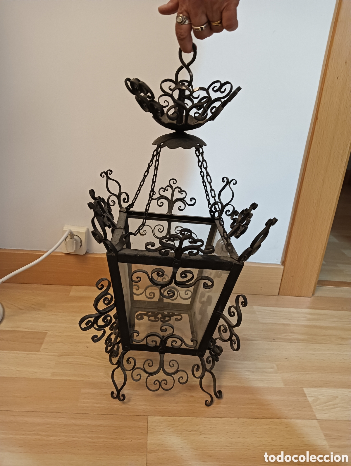 Antig&uuml;edades: Farol de forja. Hierro fundido 50x25cm
