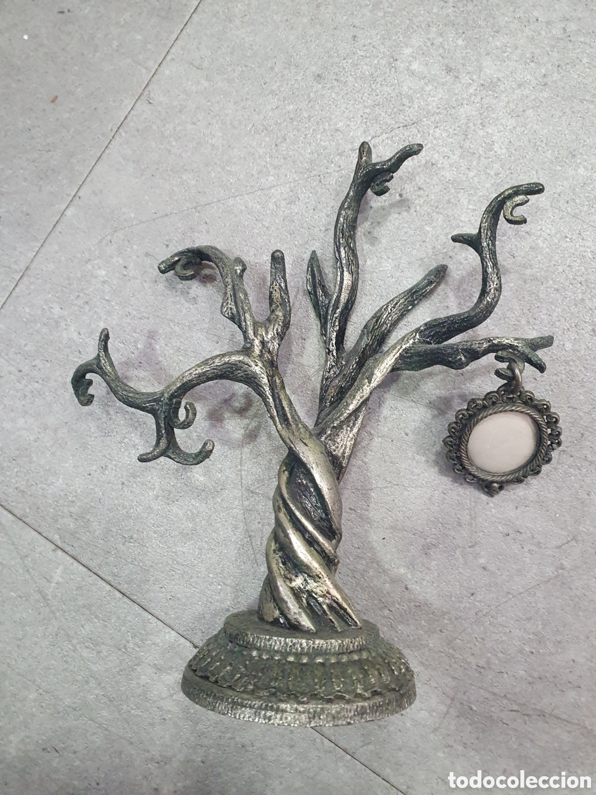 Antig&uuml;edades: &Aacute;rbol de metal colgador fotos. (L64)