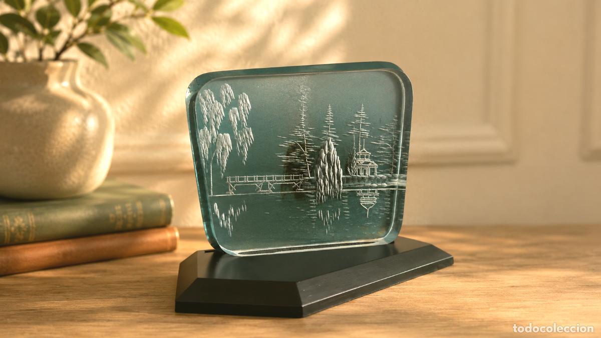 Antig&uuml;edades: Vintage Soviet-era souvenir made of plexiglass, 1960s featuring an engraved landscape scene