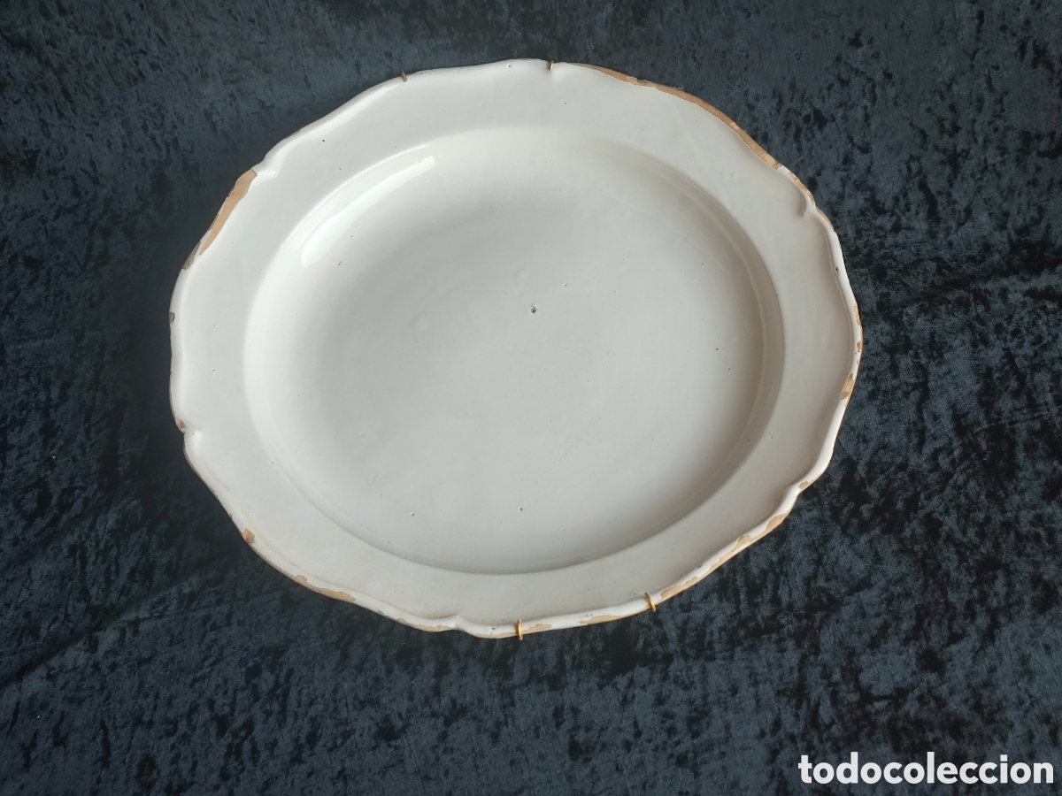 Antiquit&auml;ten: ANTIGUO PLATO DE ALCORA SIGLO XIX. 39 cm