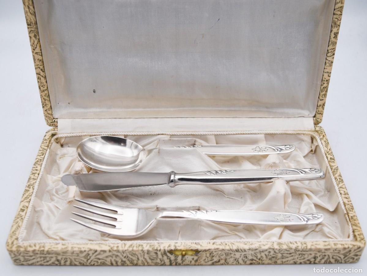 Antig&uuml;edades: Cubiertos de metal plateado con estuche - Foto 3