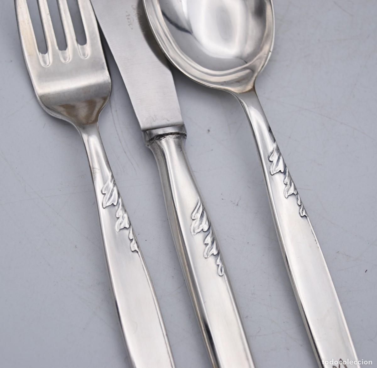 Antig&uuml;edades: Cubiertos de metal plateado con estuche - Foto 6
