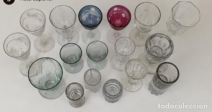 Antig&uuml;edades: 17 Copas y vasitos, de licor antiguas, de colecci&oacute;n - Foto 2