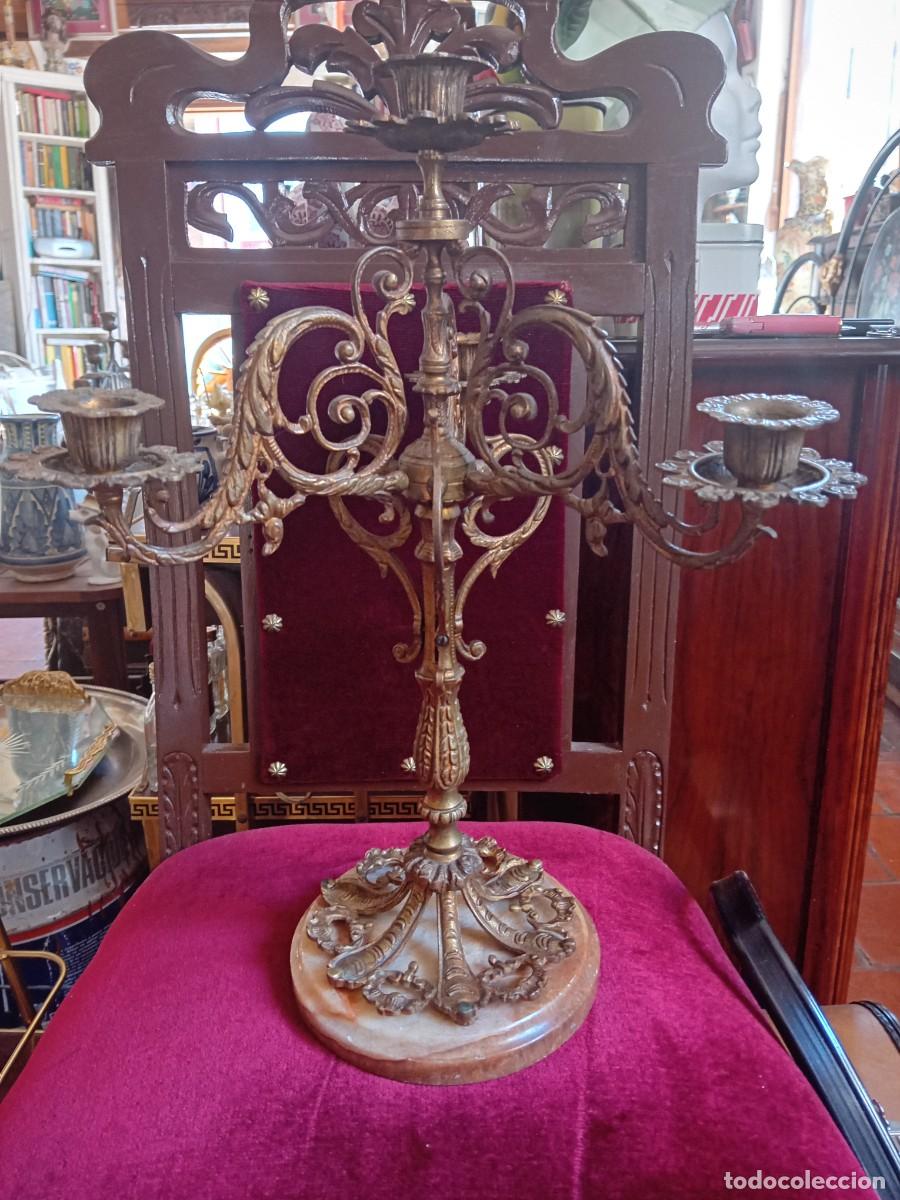 Antig&uuml;edades: Candelabro de bronce con tres brazos d&eacute;cada de los 40/50 - Foto 2