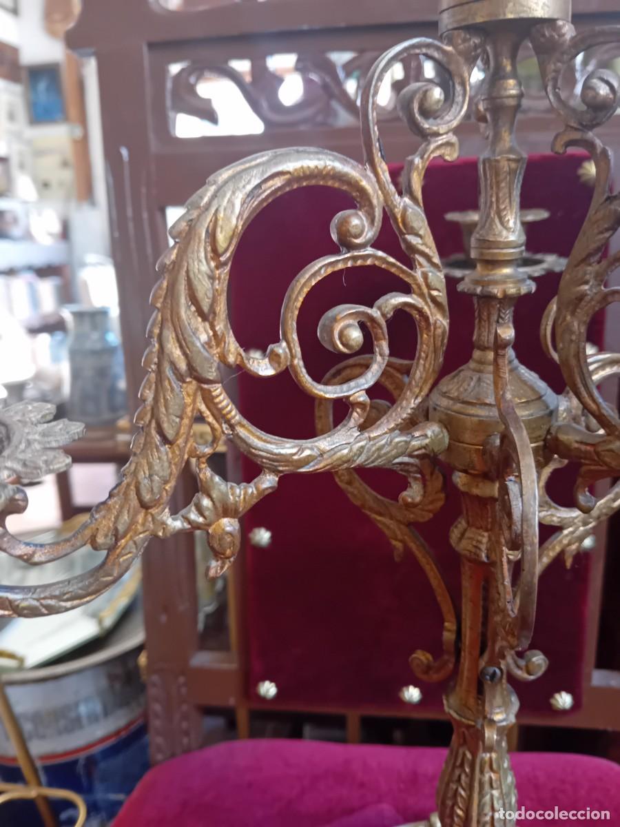 Antig&uuml;edades: Candelabro de bronce con tres brazos d&eacute;cada de los 40/50 - Foto 4